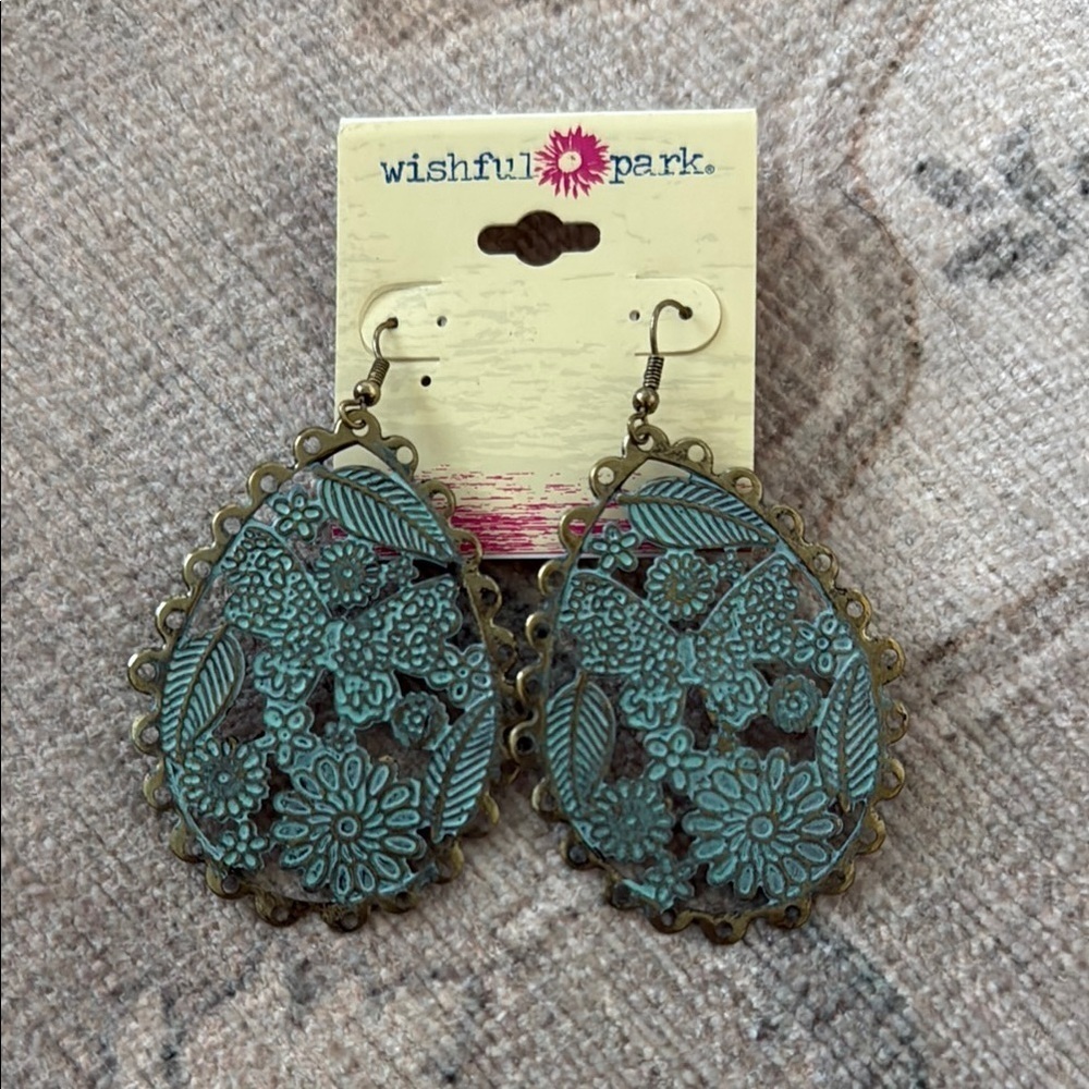 NWT Wishful Park Turquoise Floral Earrings